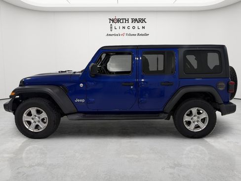 Used 2020 Jeep Wrangler Unlimited Sport S AWD/4WD image 2