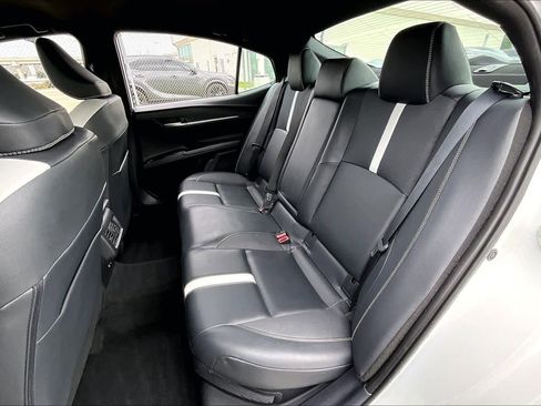 Used 2025 Toyota Camry SE image 19