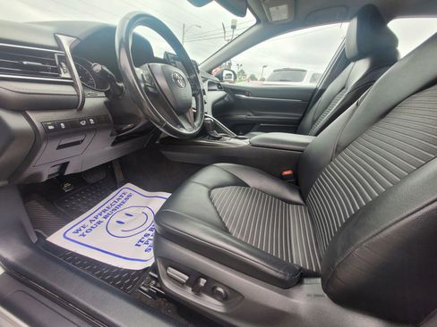 Used 2022 Toyota Camry SE w/ Convenience Package FWD image 16