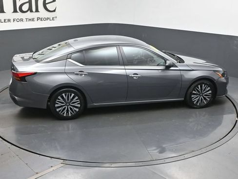 Used 2024 Nissan Altima 2.5 SV FWD image 53