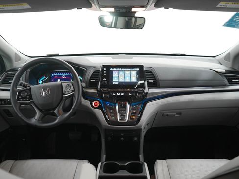 Used 2024 Honda Odyssey Elite image 14