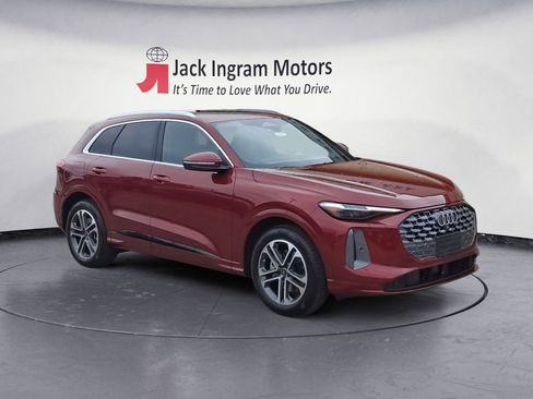 New 2025 Audi Q5 Prestige image 7