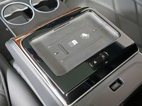 Used 2025 Mercedes-Benz Maybach S 680 4MATIC image 38