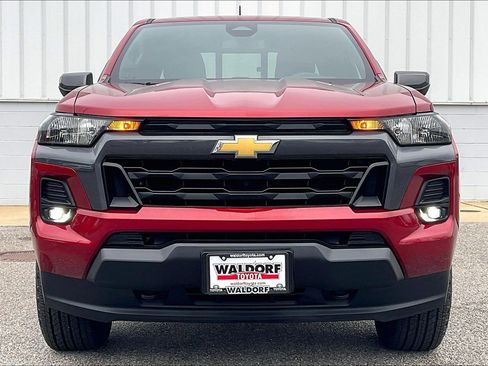 Used 2024 Chevrolet Colorado LT w/ LT Convenience Package image 3