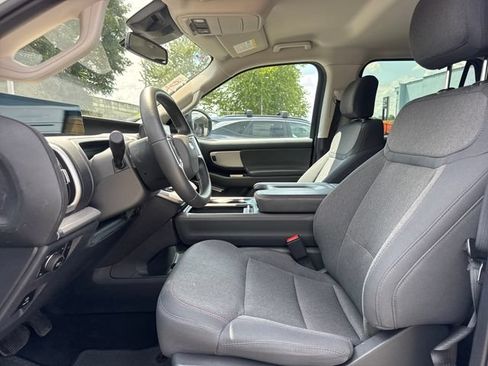 Used 2025 Ford Expedition Max Active AWD/4WD image 14