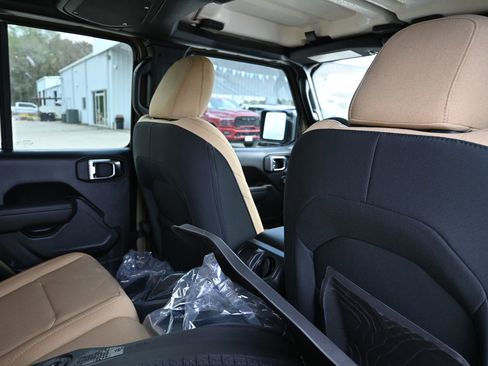 New 2026 Jeep Gladiator Willys image 21