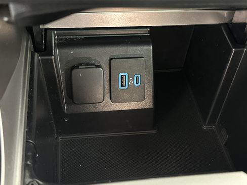 Used 2020 Ford Explorer Platinum w/ Premium Technology Package image 25