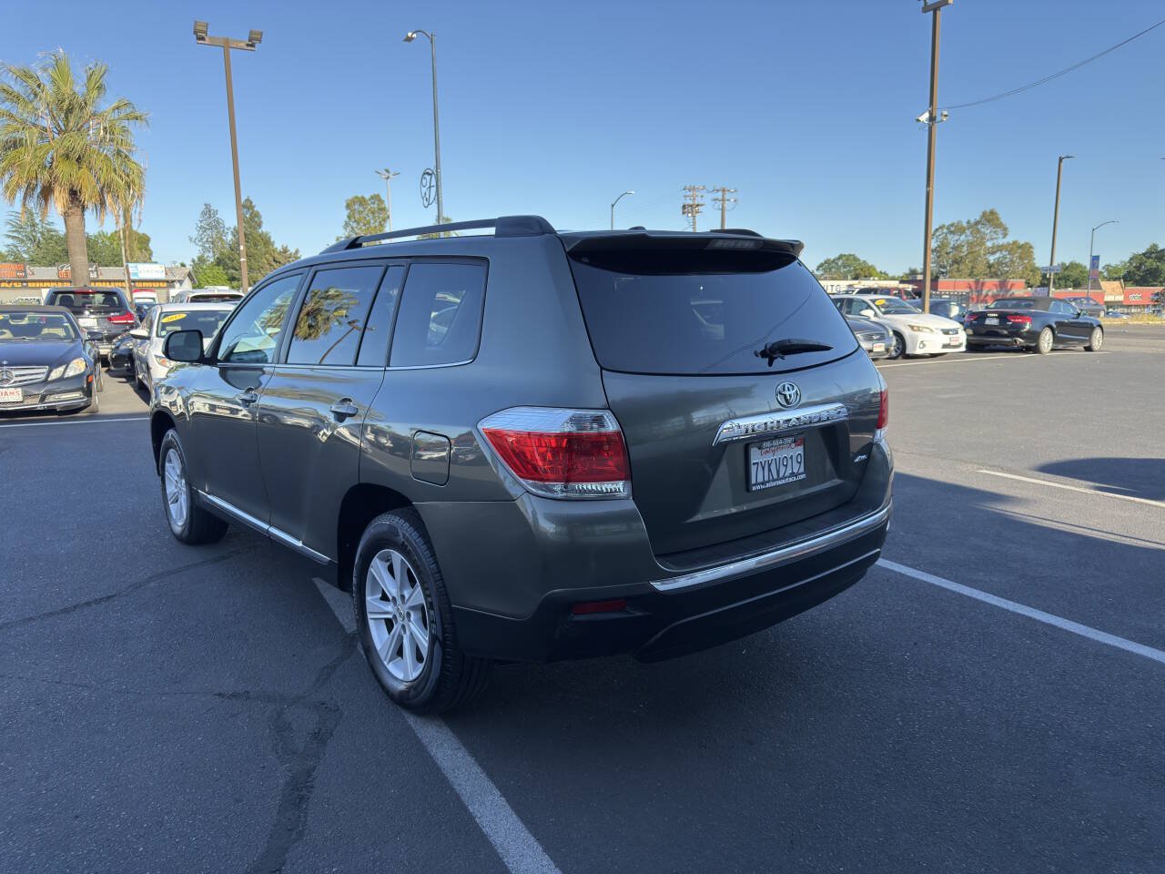 Used 2012 Toyota Highlander 4WD w/ Tech Pkg image 5