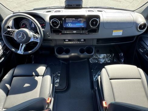 New 2026 Mercedes-Benz Sprinter 2500 image 4