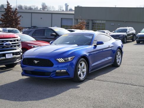 Used 2017 Ford Mustang Coupe image 9
