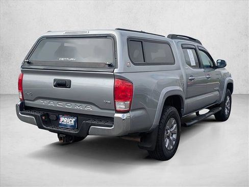 Used 2017 Toyota Tacoma SR5 w/ Tow Package image 5