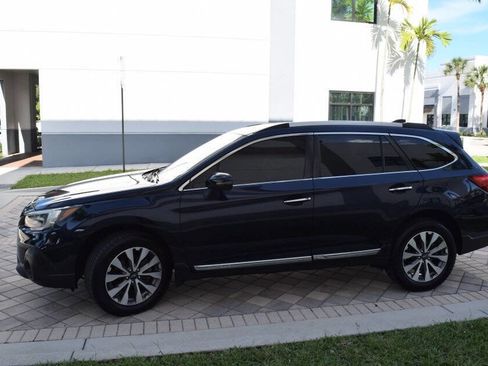 Used 2018 Subaru Outback 3.6R Touring AWD/4WD image 4
