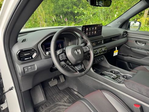 New 2026 Honda Pilot Black Edition image 10