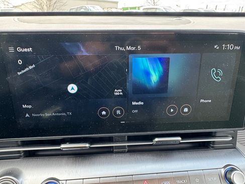 Used 2025 Hyundai Kona Limited image 18