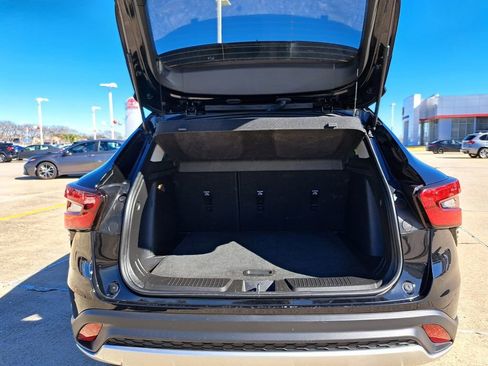 Used 2024 Chevrolet Trax LT image 23