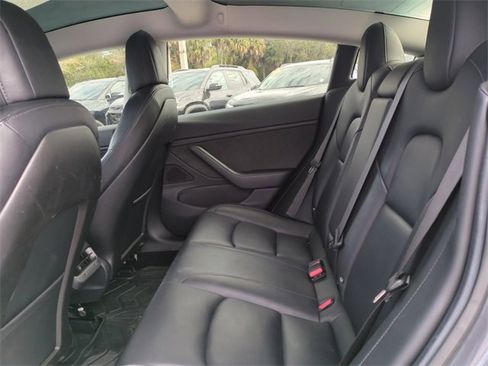 Used 2018 Tesla Model 3 Long Range image 16
