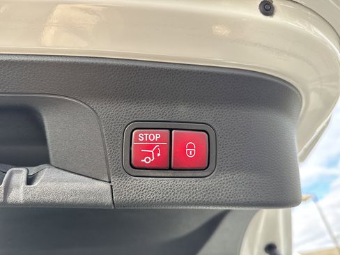 Used 2023 Mercedes-Benz GLC 300 4MATIC Coupe image 27