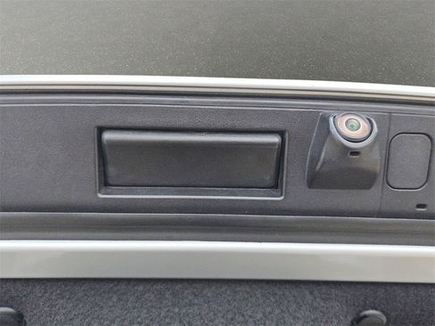 Used 2020 BMW Z4 M40i w/ Premium Package image 17