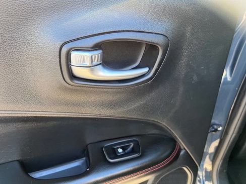 Used 2018 Jeep Compass Trailhawk w/ Leather Interior Group image 22