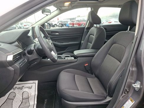 Certified 2024 Nissan Altima 2.5 SV w/ SV Premium Package image 13