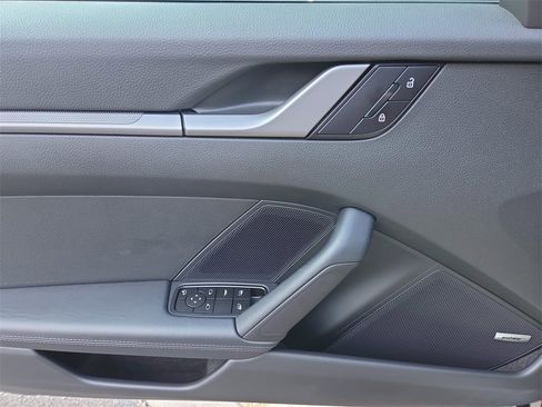 Used 2025 Porsche 911 Carrera image 8