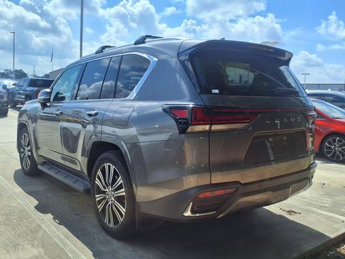 Used 2024 Lexus LX 600 4WD w/ Luxury Package image 2