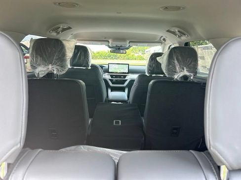New 2026 Ford Explorer Active w/ Active Comfort Package AWD/4WD image 14