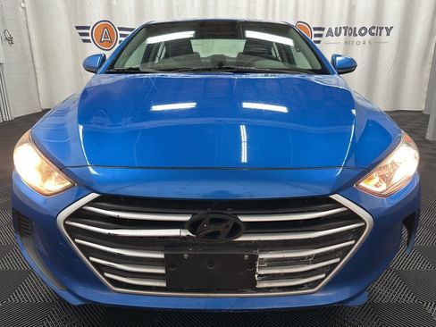 Used 2017 Hyundai Elantra SE FWD image 3