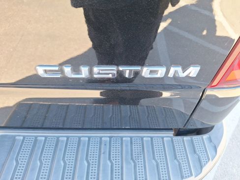 Used 2020 Chevrolet Silverado 1500 Custom w/ Custom Value Package image 12