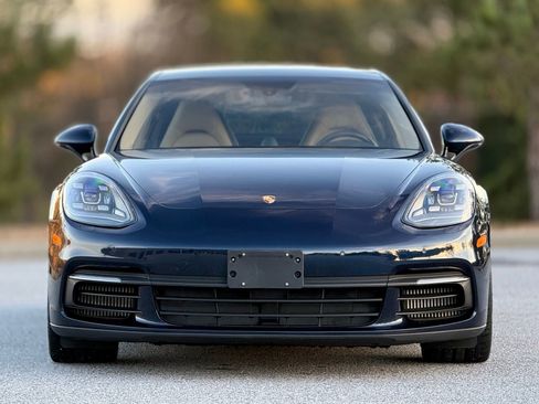 Used 2018 Porsche Panamera 4S image 2