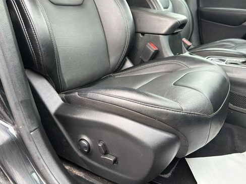 Used 2022 Jeep Cherokee Latitude Lux image 24