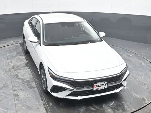 New 2026 Hyundai Elantra Blue image 38