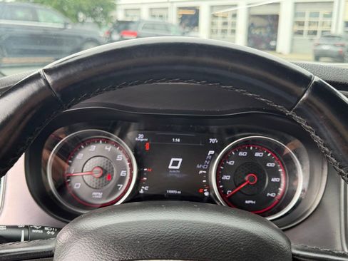 Used 2022 Dodge Charger SXT RWD image 16