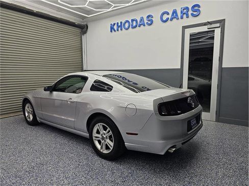 Used 2014 Ford Mustang Coupe image 3
