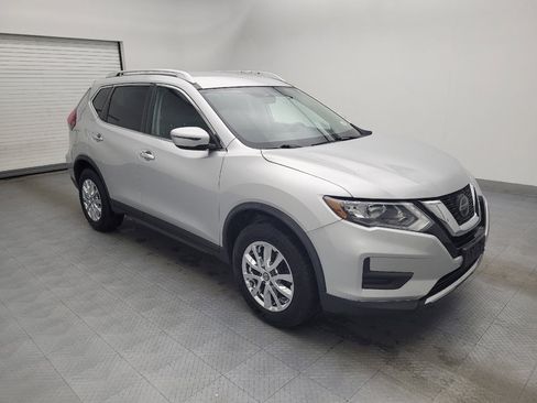 Used 2018 Nissan Rogue SV image 11
