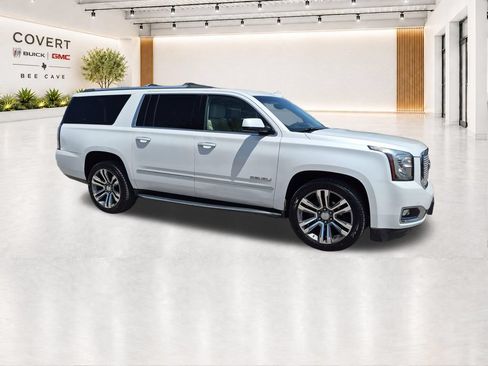 Used 2017 GMC Yukon XL Denali w/ Open Road Package AWD/4WD image 17