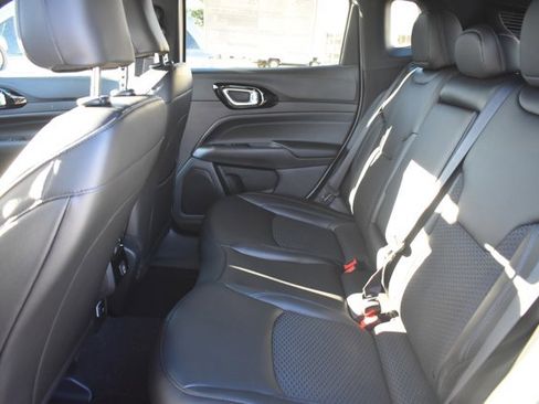 New 2026 Jeep Compass Latitude image 15