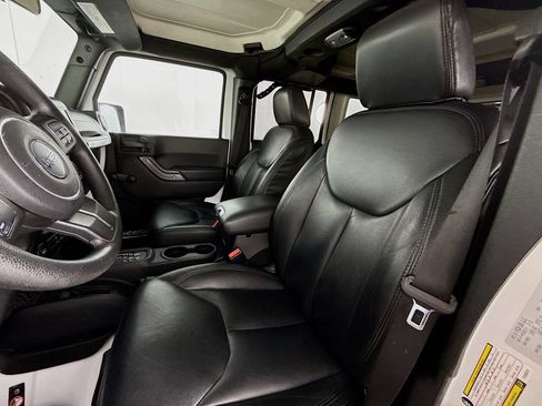 Used 2015 Jeep Wrangler Unlimited Sport AWD/4WD image 5