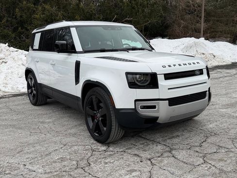 Used 2024 Land Rover Defender 110 S image 5