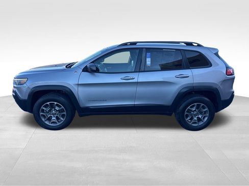 Used 2020 Jeep Cherokee Trailhawk AWD/4WD image 2