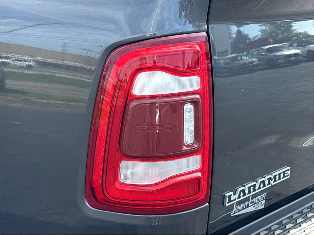 Used 2022 RAM 3500 Laramie AWD/4WD image 6