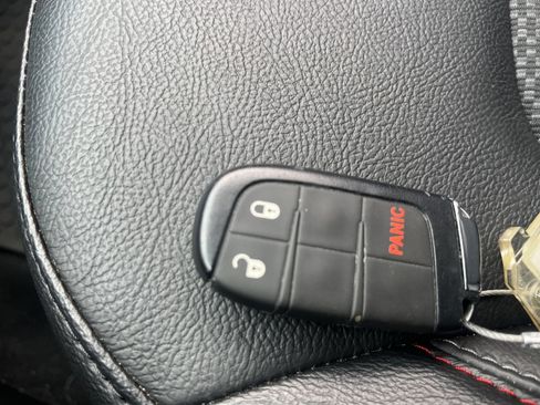 Used 2025 Jeep Compass Trailhawk AWD/4WD image 21