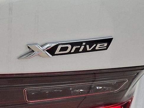 Certified 2025 BMW 330i xDrive Sedan w/ Premium Package image 37