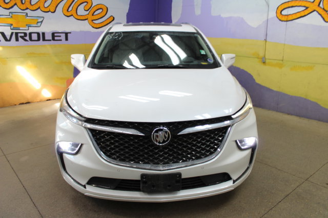 Used 2023 Buick Enclave Avenir w/ Avenir Technology Package AWD/4WD image 3