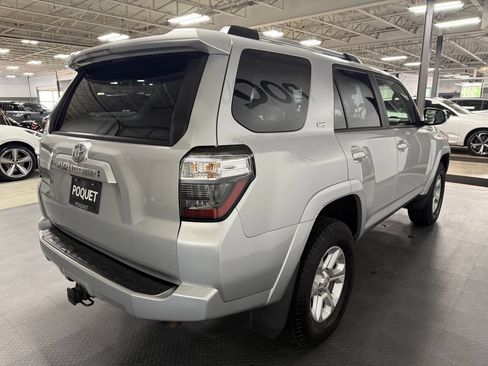 Used 2020 Toyota 4Runner SR5 Premium w/ Moonroof Package AWD/4WD image 4