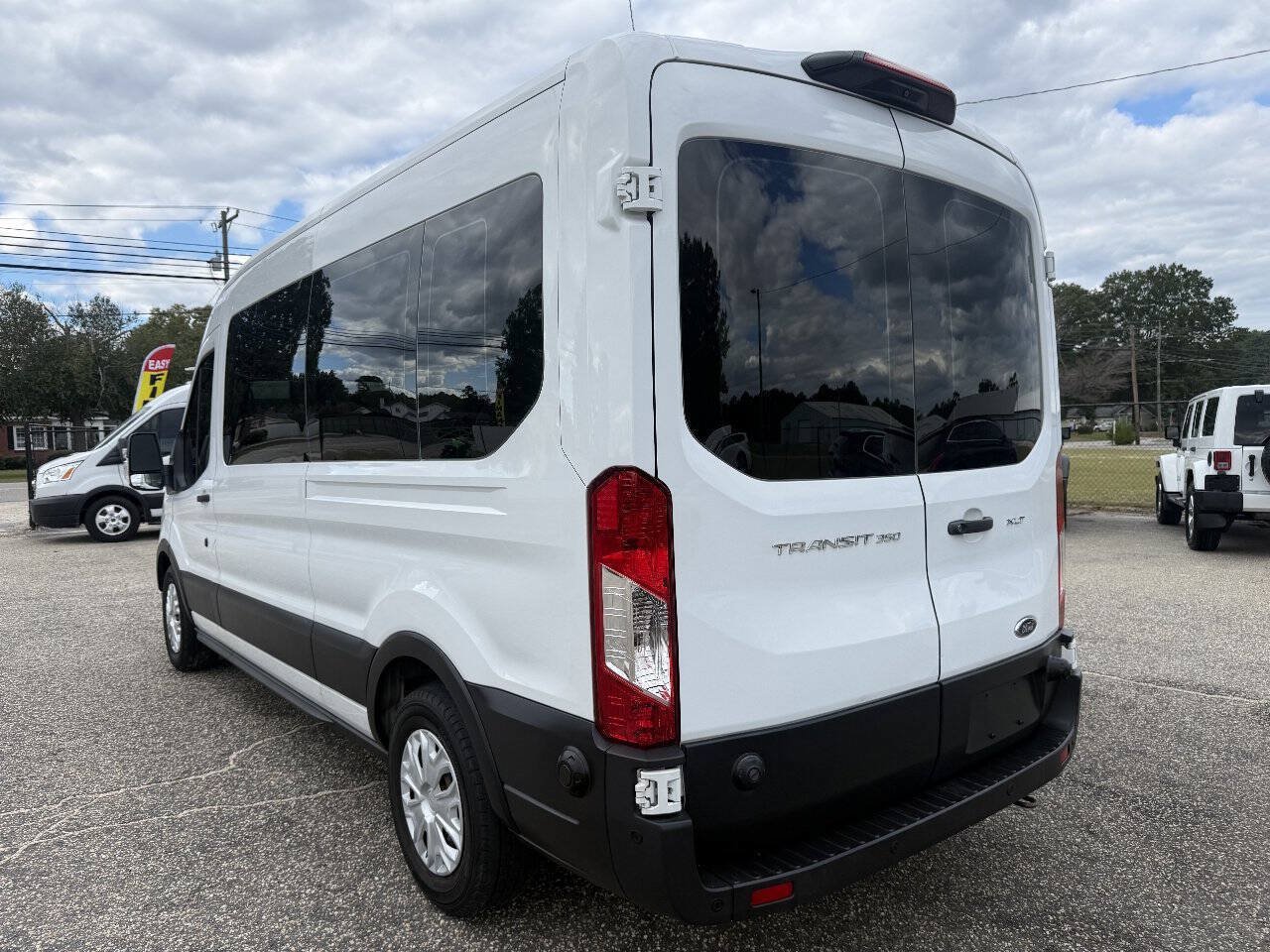Used 2020 Ford Transit 350 XLT RWD image 23
