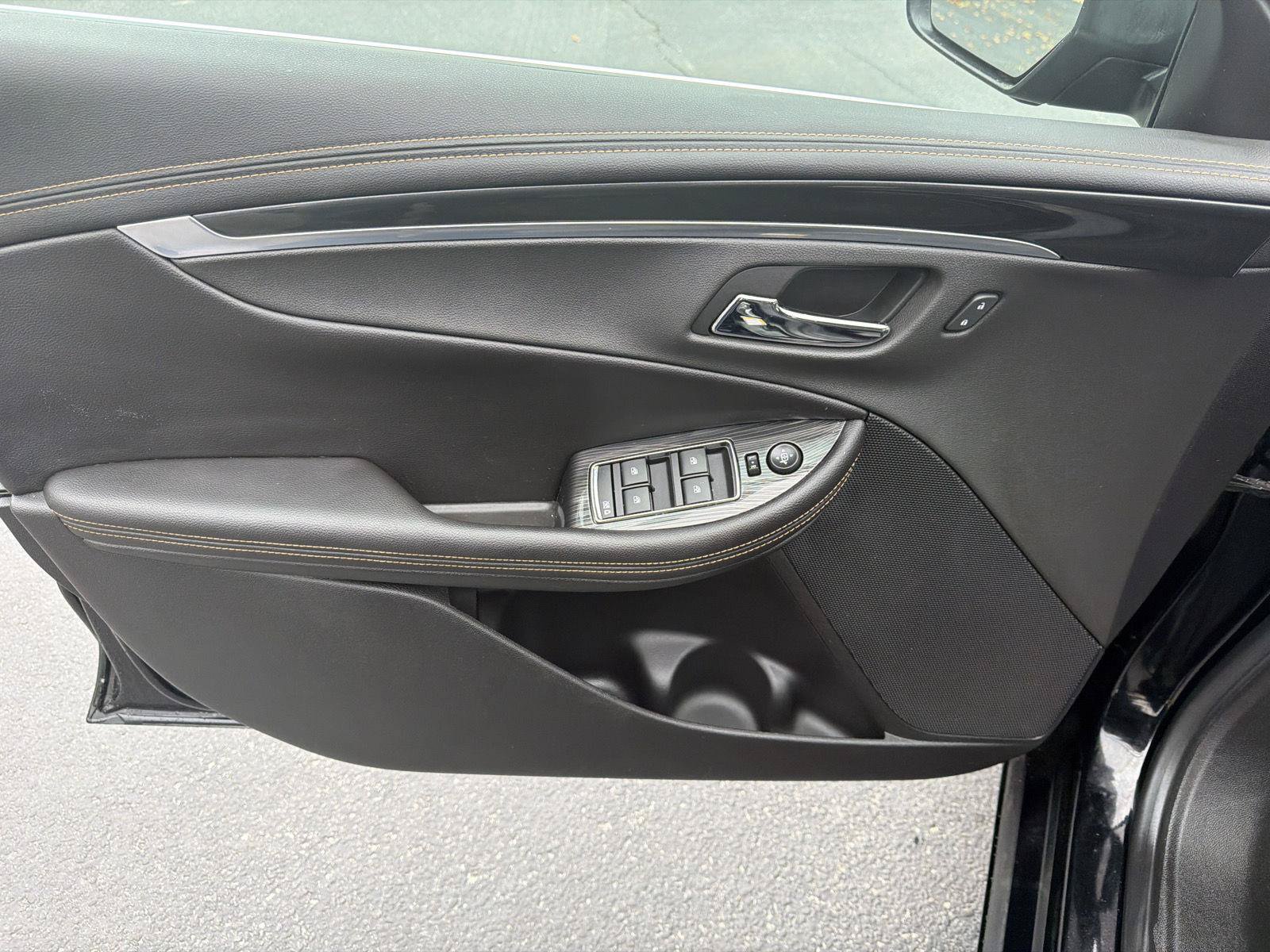 Used 2019 Chevrolet Impala LT FWD image 13