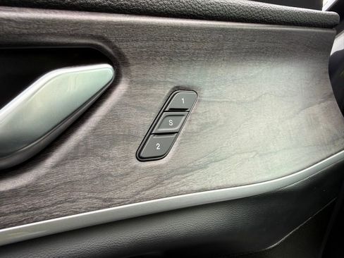 Used 2022 Jeep Grand Cherokee L Limited image 14