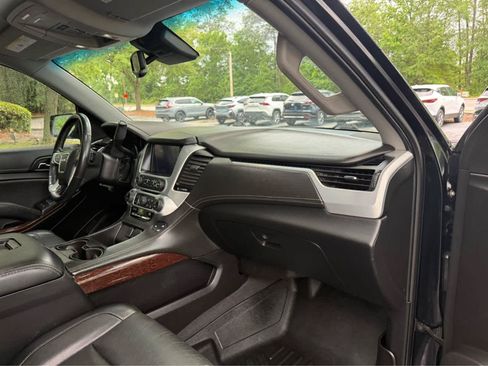 Used 2020 GMC Yukon XL SLT w/ Premium Edition RWD image 18