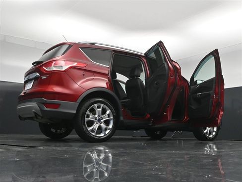 Used 2016 Ford Escape Titanium w/ Equipment Group 301A AWD/4WD image 39